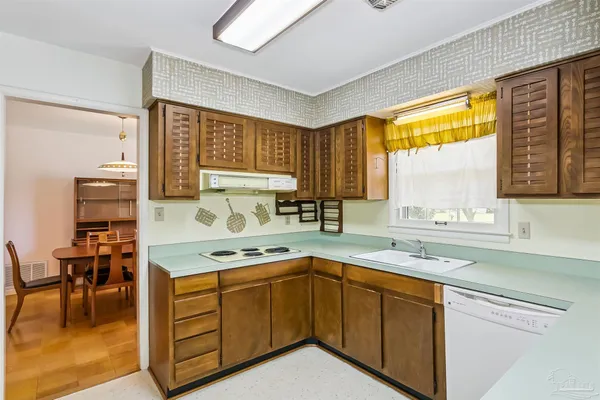 $294,500 | 5931 Greenwood Lane, Pensacola, FL 32504