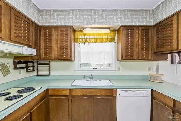 $294,500 | 5931 Greenwood Lane, Pensacola, FL 32504