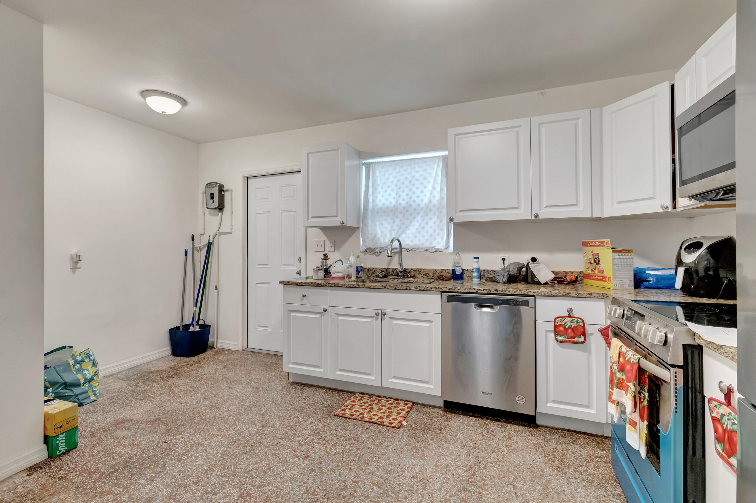 117 West 17th Street, Unit A Riviera Beach, FL 33404 - Photo 10 of 24 29_dsc_2056