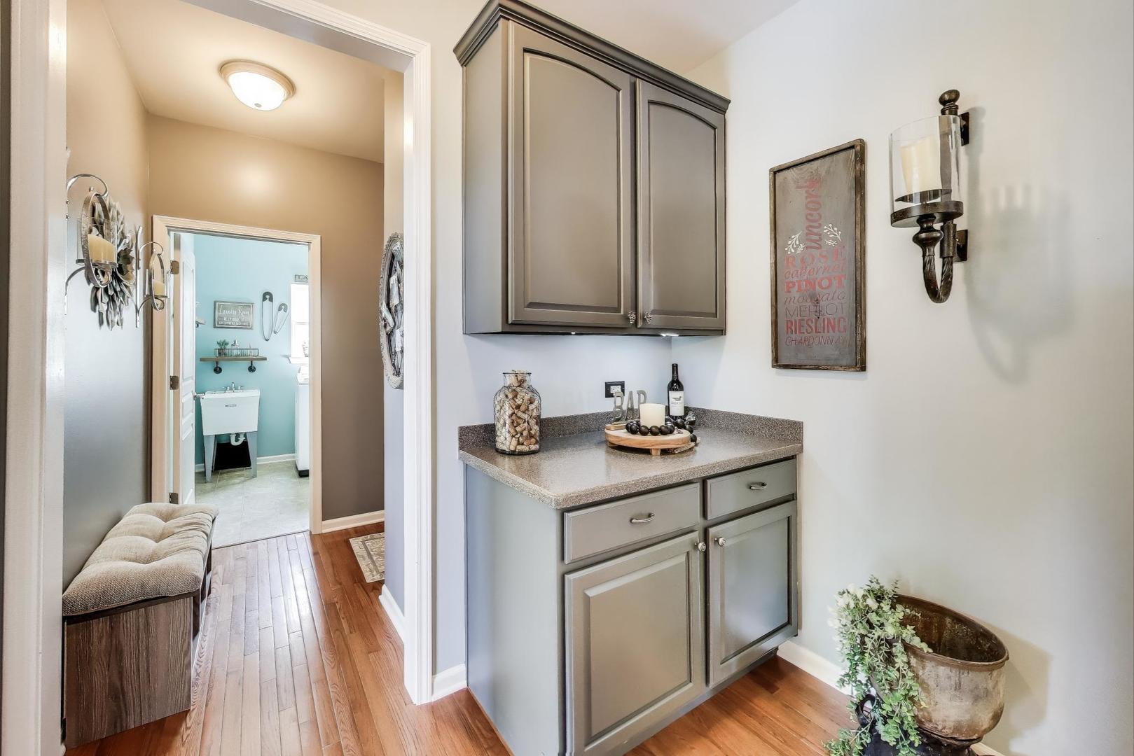 705 Porter Circle Lindenhurst, IL 60046 - Photo 5 of 34