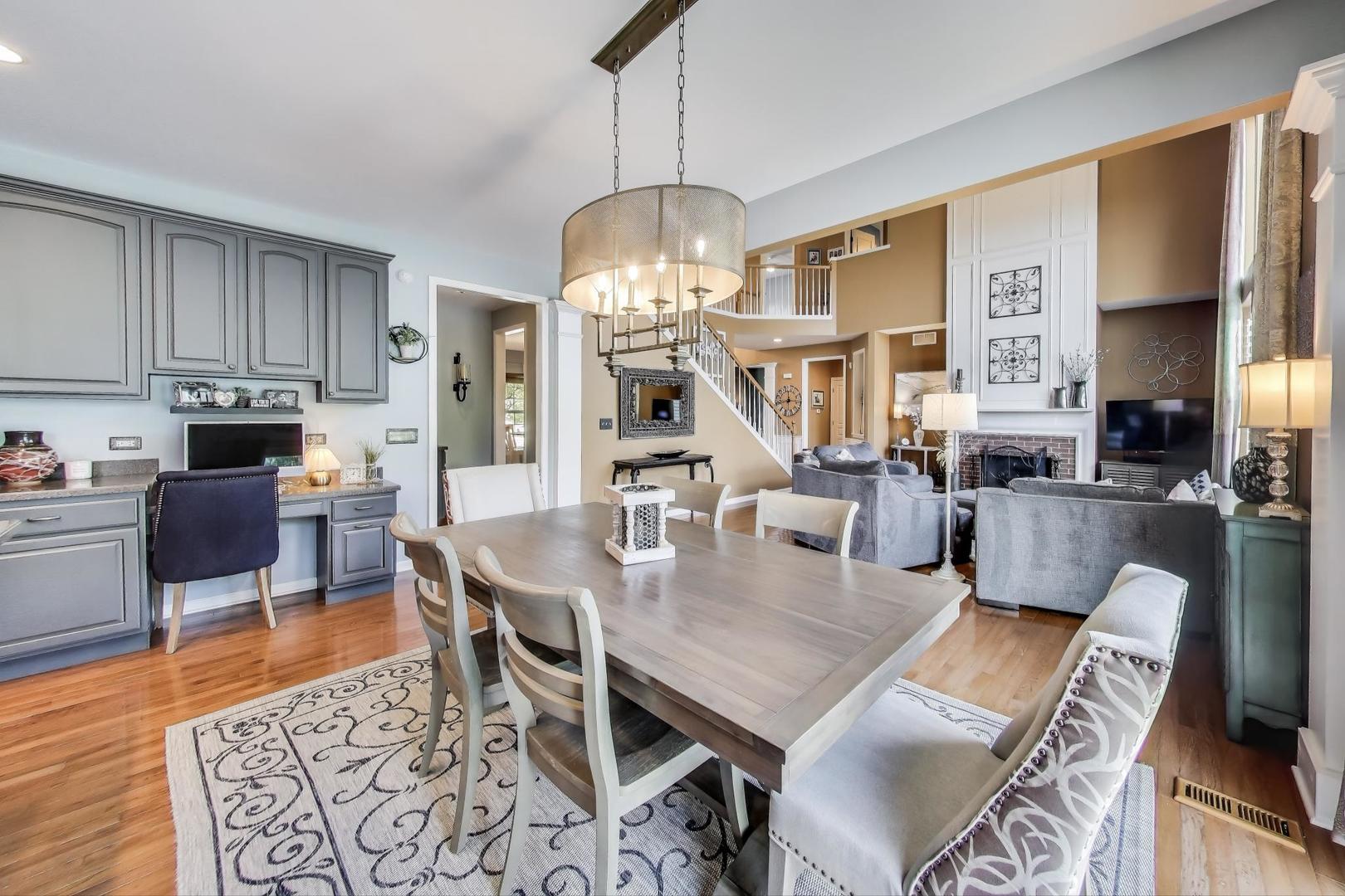 705 Porter Circle Lindenhurst, IL 60046 - Photo 7 of 34 a view of a dining room with furniture