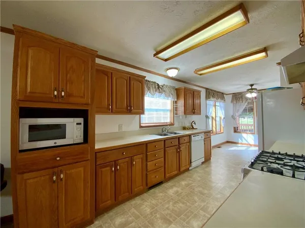 $125,000 | 3407 Highway 18, Hookstown, PA 15050