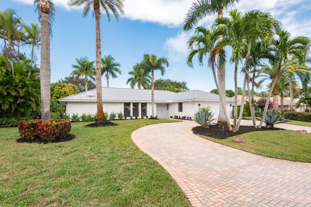 $790,000 | 3201 Southeast Fairway West, Stuart, FL 34997