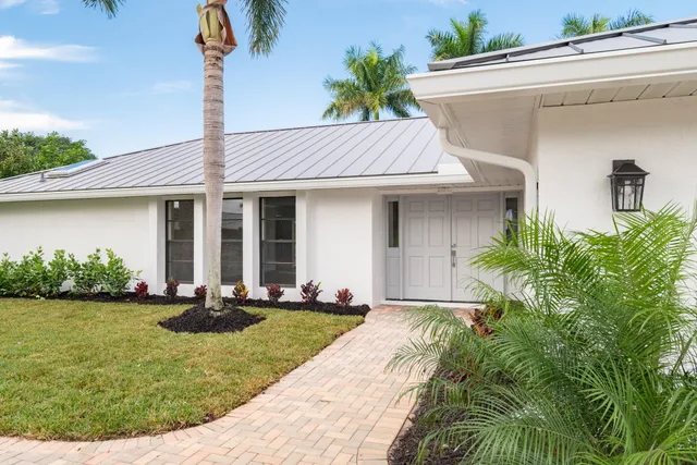 $790,000 | 3201 Southeast Fairway West, Stuart, FL 34997