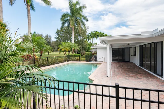 $790,000 | 3201 Southeast Fairway West, Stuart, FL 34997