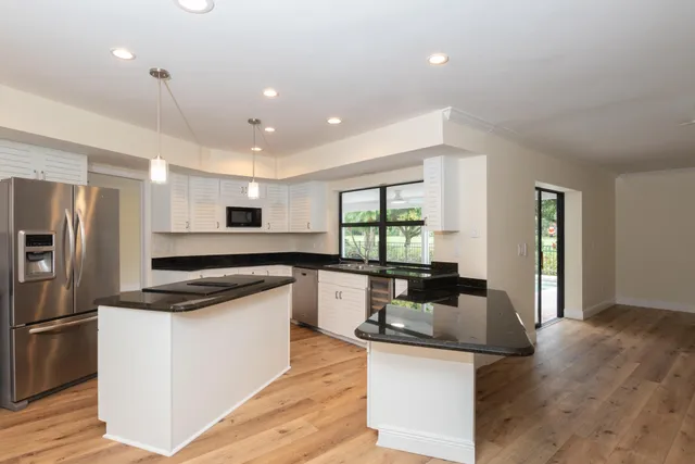 $790,000 | 3201 Southeast Fairway West, Stuart, FL 34997