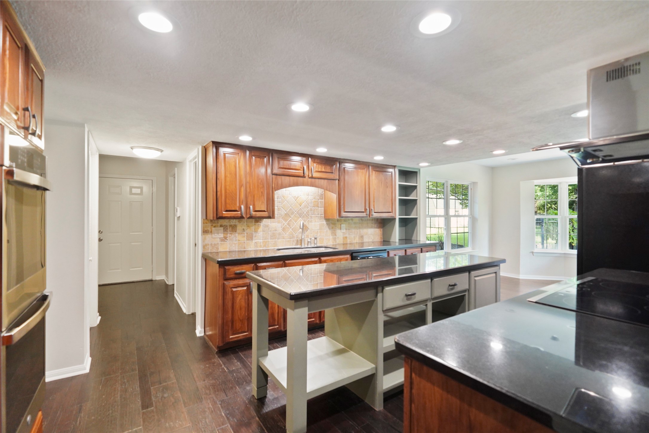 14443 Lyric Road Conroe, TX 77302 - Photo 12 of 49 Kitchen