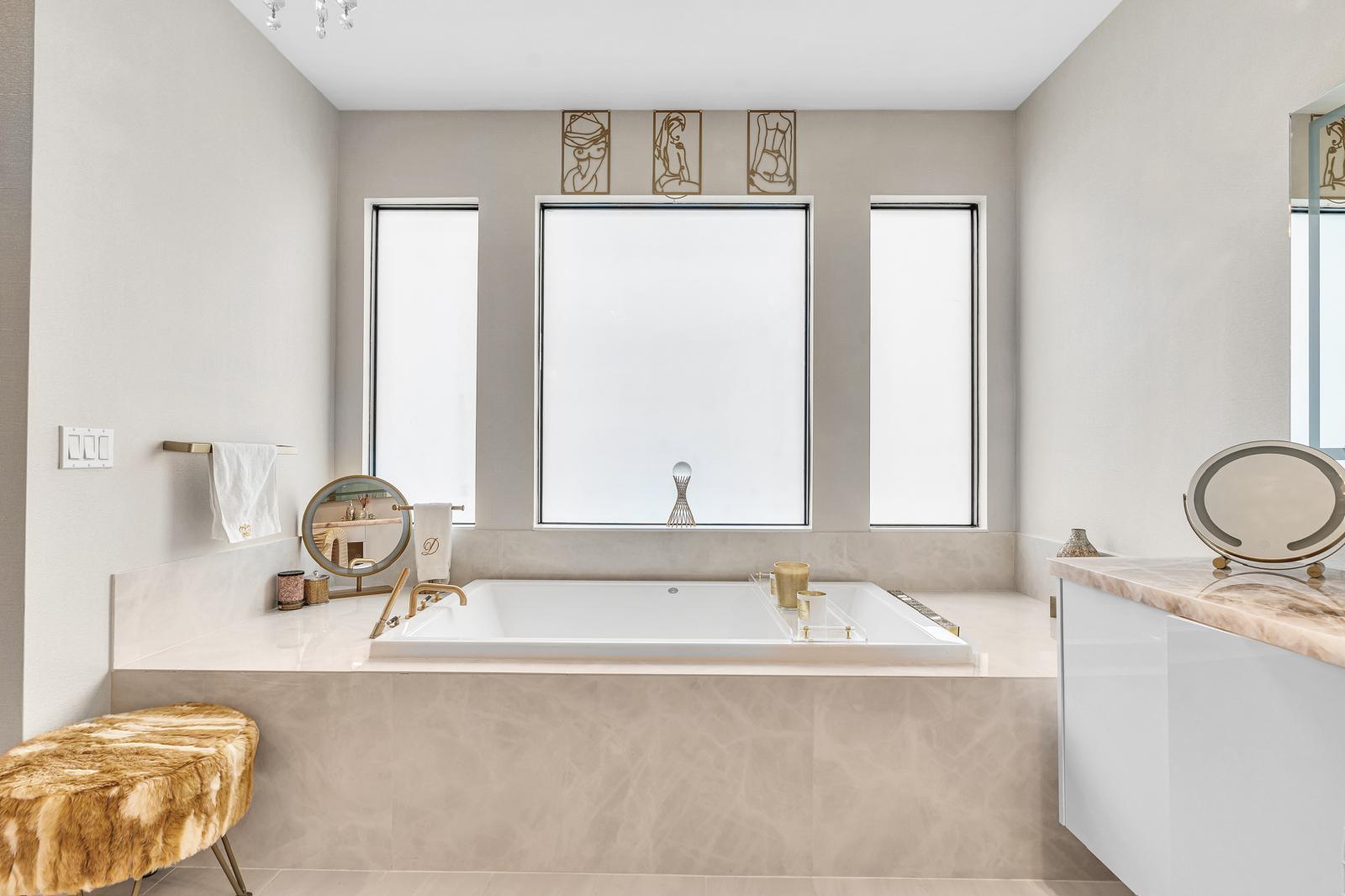 17179 Teton River Road Boca Raton, FL 33496 - Photo 46 of 72 Bathroom Tub