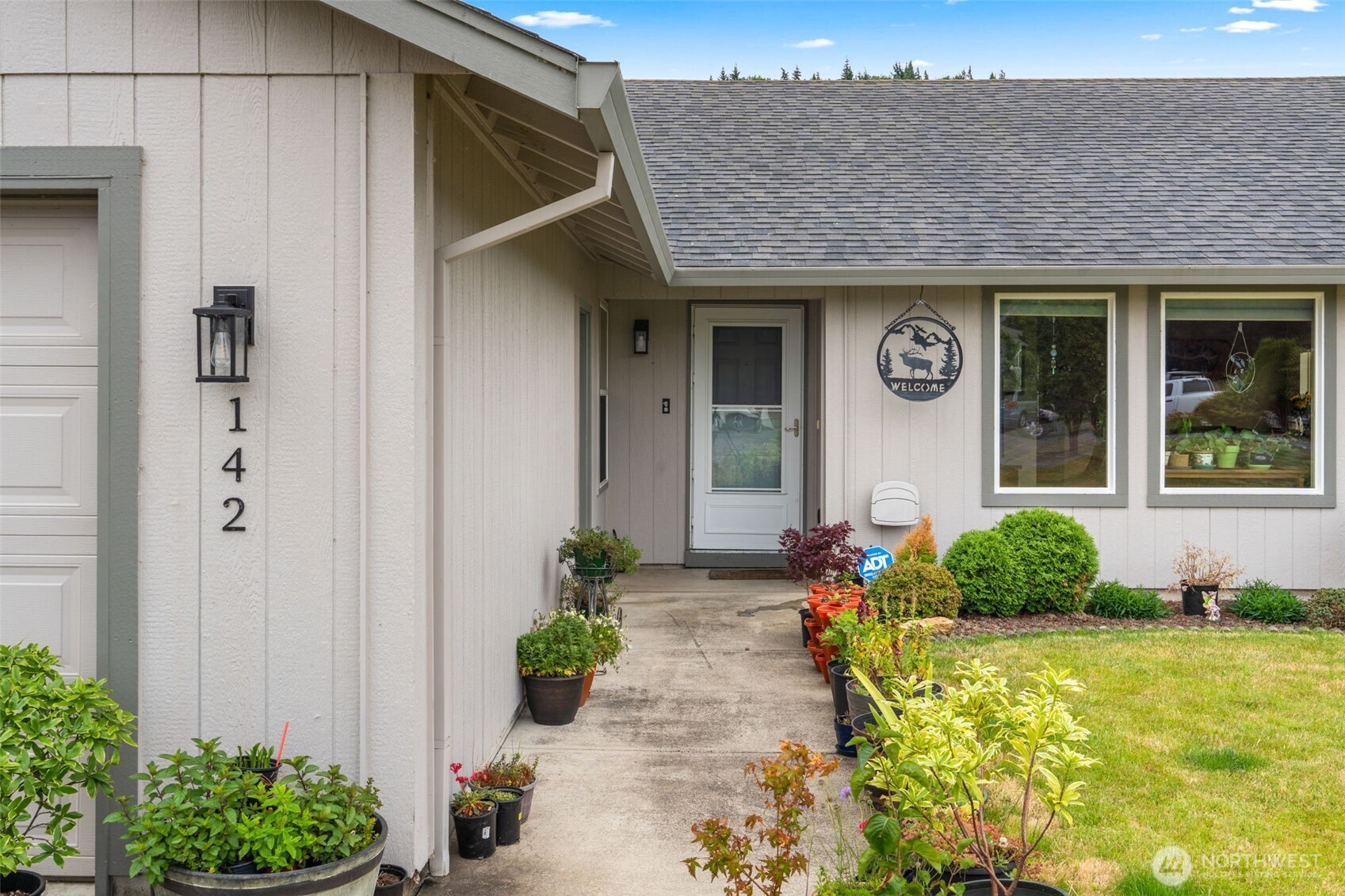142 Charles Street Longview, WA 98632 - Photo 4 of 39