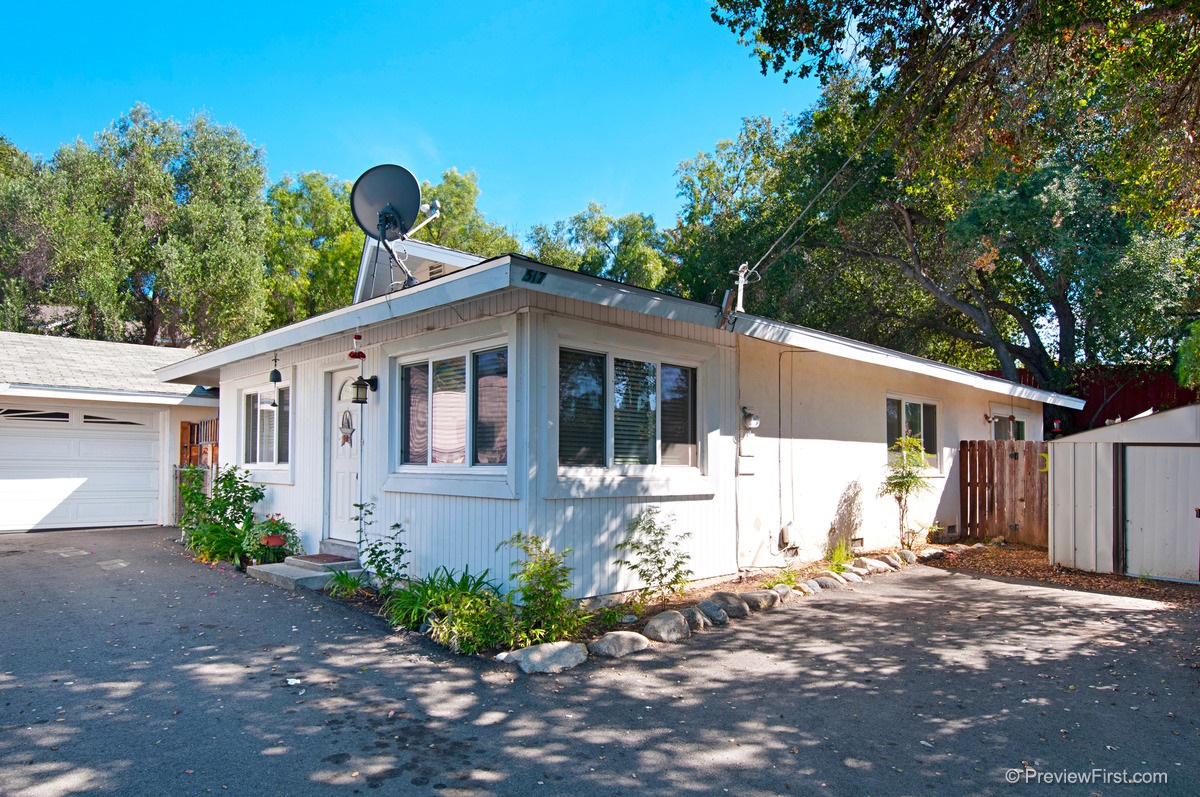 517 East Mandarin Way Fallbrook, CA 92028 - Photo 1 of 18 Gallery Image 1