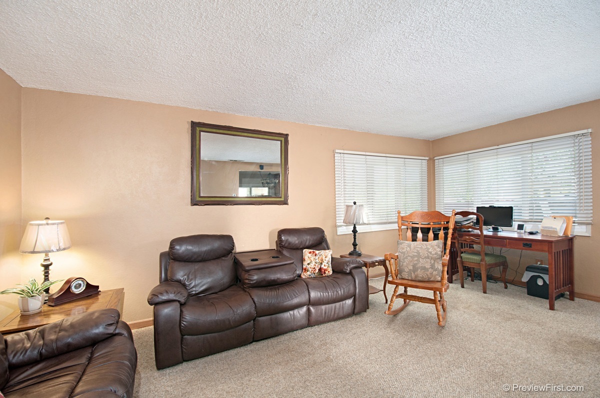 517 East Mandarin Way Fallbrook, CA 92028 - Photo 3 of 18 Gallery Image 3