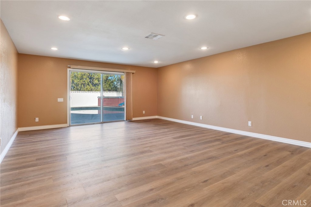 15750 Pounders Drive Riverside, CA 92504 - Photo 23 of 50 Down stairs great room