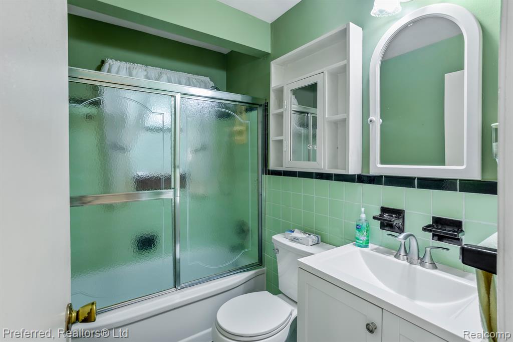 14725 Wick Road Allen Park, MI 48101 - Photo 12 of 27