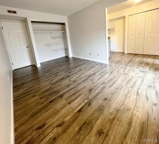 $250,000 | 585 Coeur De Royale Drive, Unit 201, St. Louis, MO 63141