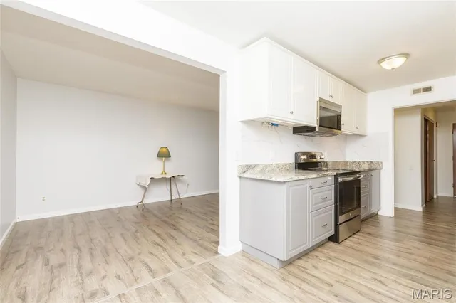 $250,000 | 585 Coeur De Royale Drive, Unit 201, St. Louis, MO 63141