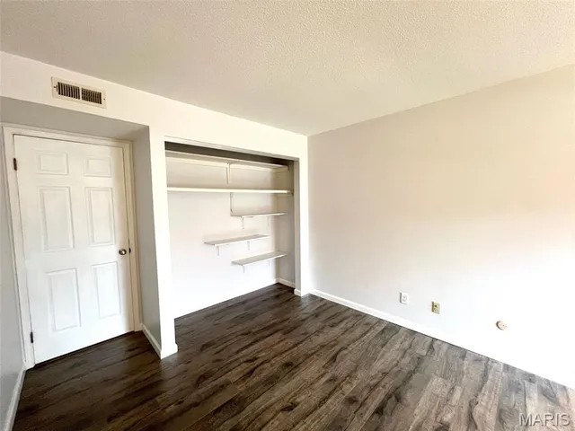 $250,000 | 585 Coeur De Royale Drive, Unit 201, St. Louis, MO 63141