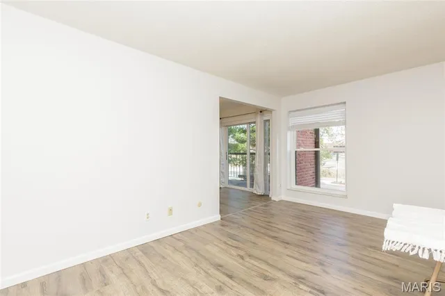 $250,000 | 585 Coeur De Royale Drive, Unit 201, St. Louis, MO 63141