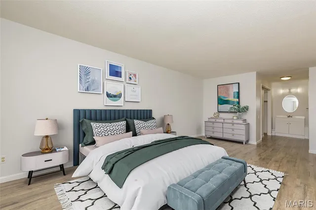 $250,000 | 585 Coeur De Royale Drive, Unit 201, St. Louis, MO 63141