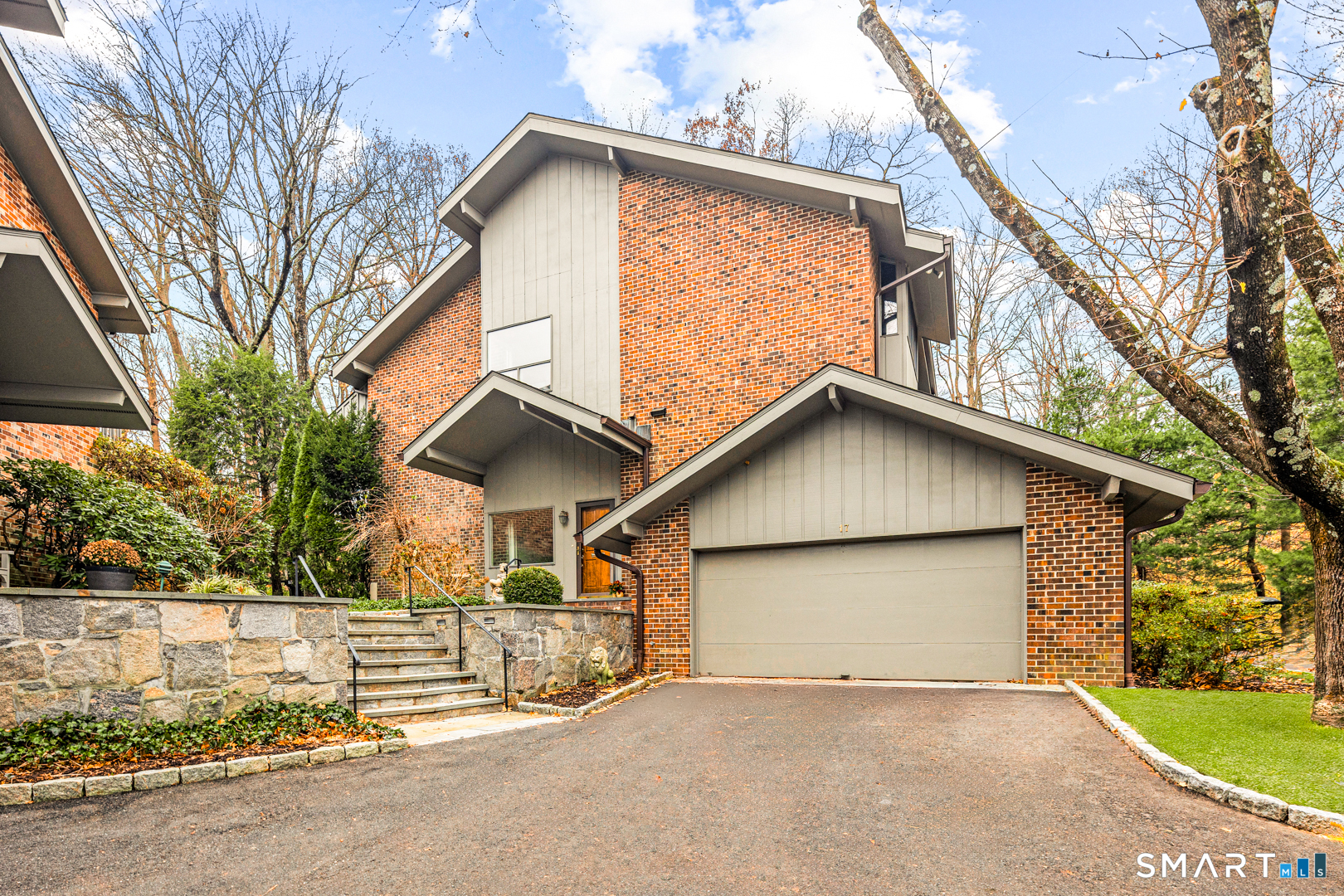 377 Kings Grant Unit 17 with two car garage