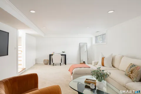 $1,395,000 | 377 Main Street, Unit 17, New Canaan, CT 06840