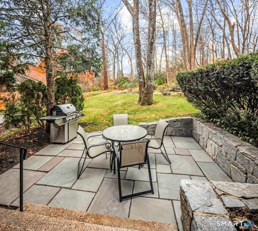 377 Main Street, Unit 17 New Canaan, CT 06840 - Photo 16 of 19