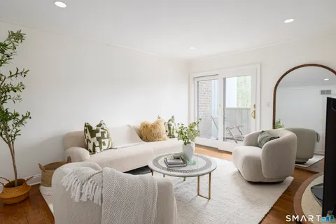 $1,395,000 | 377 Main Street, Unit 17, New Canaan, CT 06840