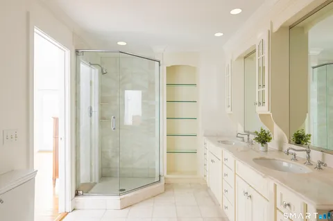 $1,395,000 | 377 Main Street, Unit 17, New Canaan, CT 06840