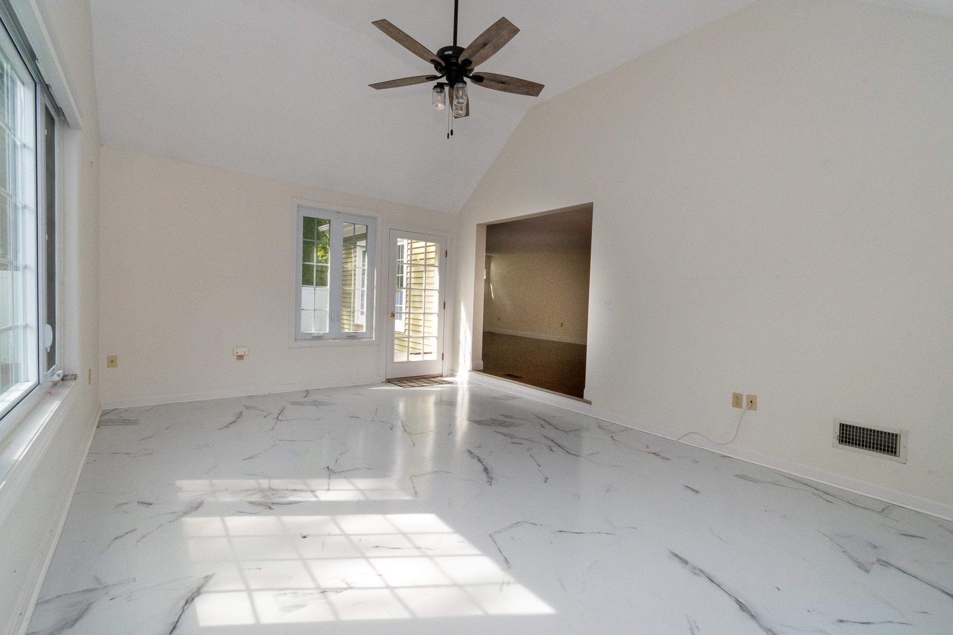 152 Straw Hill Road Manchester, NH 03104 - Photo 15 of 40