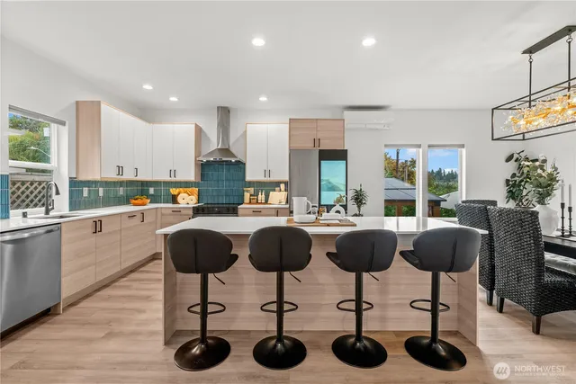 $4,990 | 8855 29th Avenue Southwest, Seattle, WA 98126