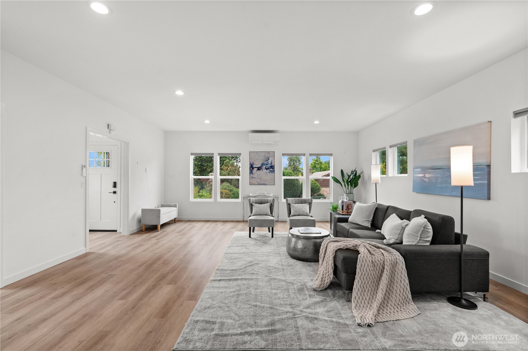 8855 29th Avenue Southwest Seattle, WA 98126 - Photo 4 of 40