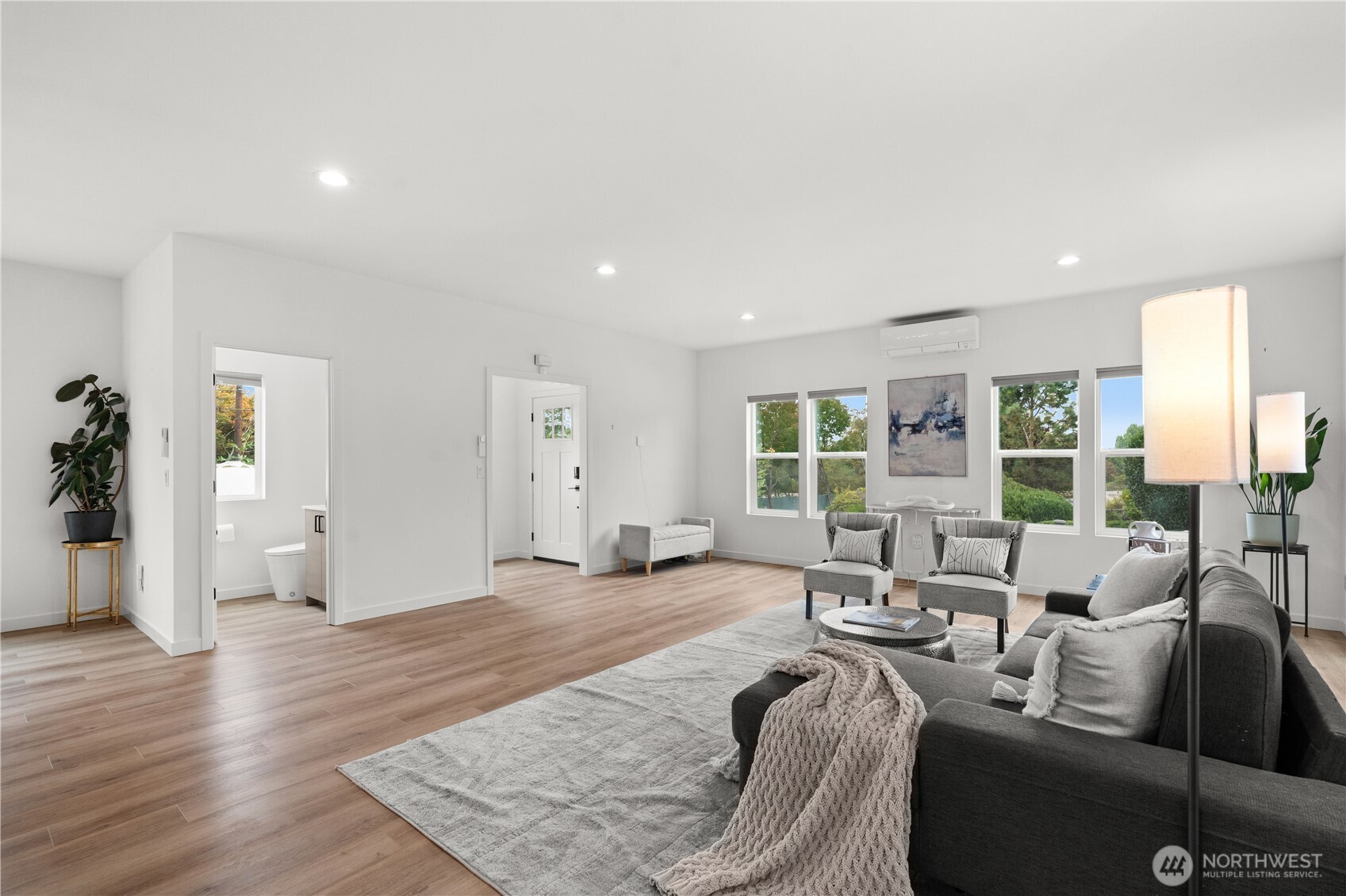 8855 29th Avenue Southwest Seattle, WA 98126 - Photo 5 of 40