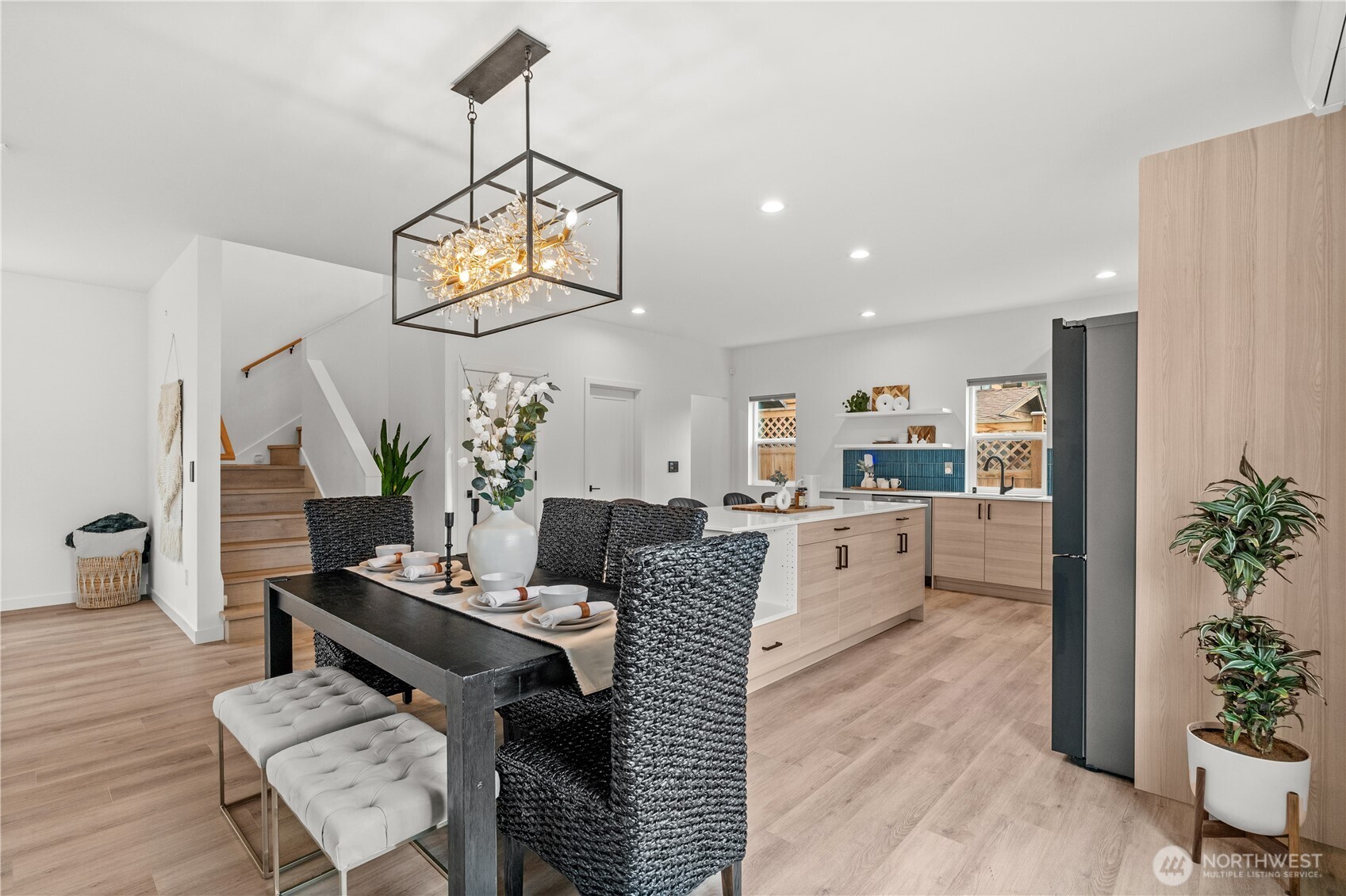 8855 29th Avenue Southwest Seattle, WA 98126 - Photo 8 of 40