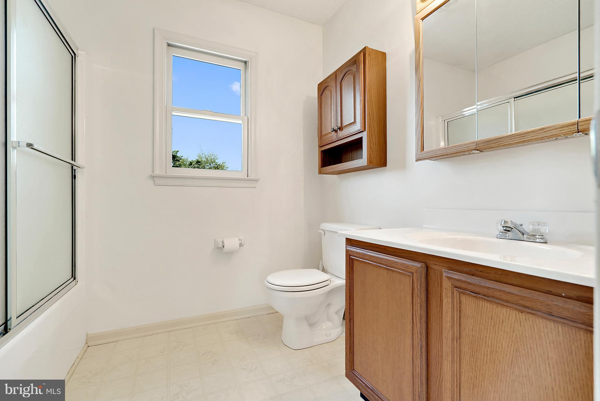 8162 Botha Road Warrenton, VA 20186 - Photo 20 of 27 Bath