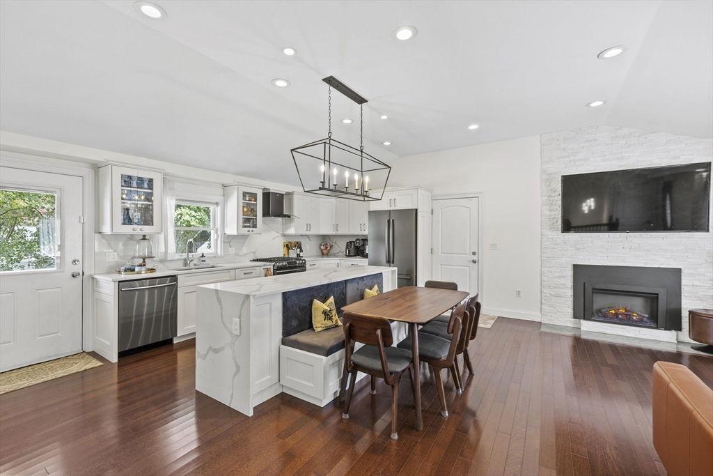 82 Jensen Road Watertown, MA 02472 - Photo 4 of 35 Gallery Image 4