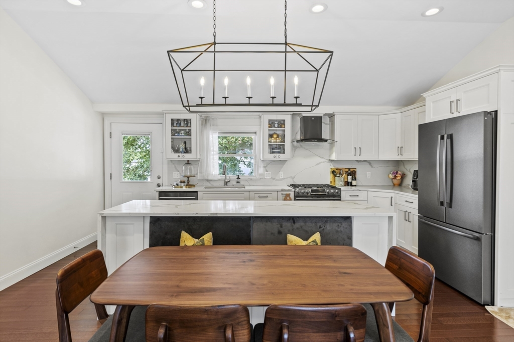 82 Jensen Road Watertown, MA 02472 - Photo 5 of 35 Gallery Image 5