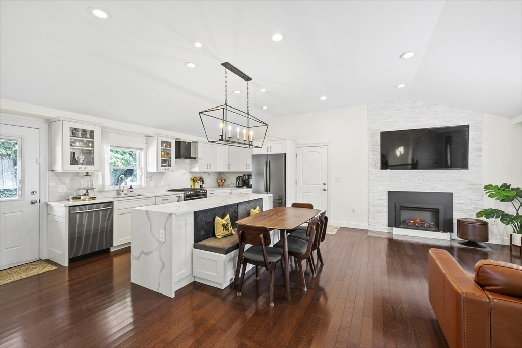 82 Jensen Road Watertown, MA 02472 - Photo 6 of 35 Gallery Image 6