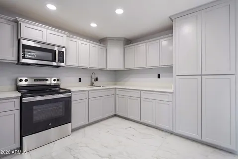 $420,000 | 9044 North 16th Drive, Phoenix, AZ 85021