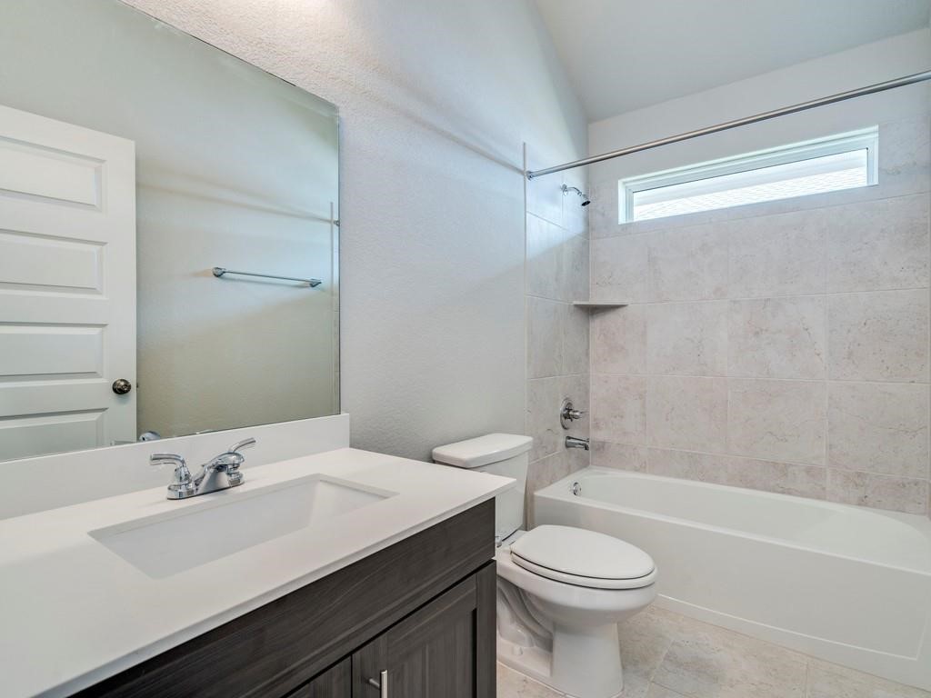 270 Rimrock Court Bastrop, TX 78602 - Photo 26 of 34 Secondary full bath.