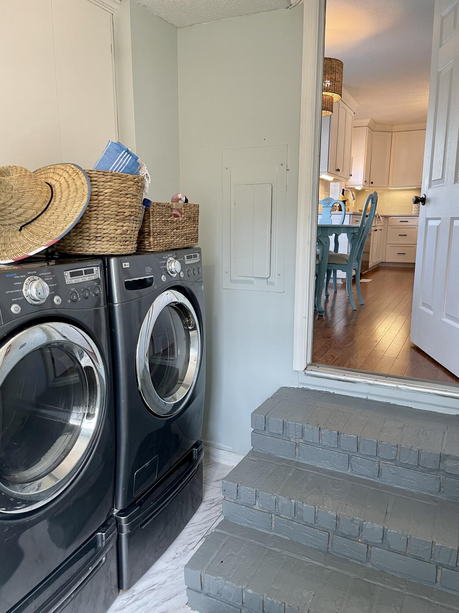 1717 Sulgrave Road Charleston, SC 29414 - Photo 20 of 48 Mudroom off Kitchen