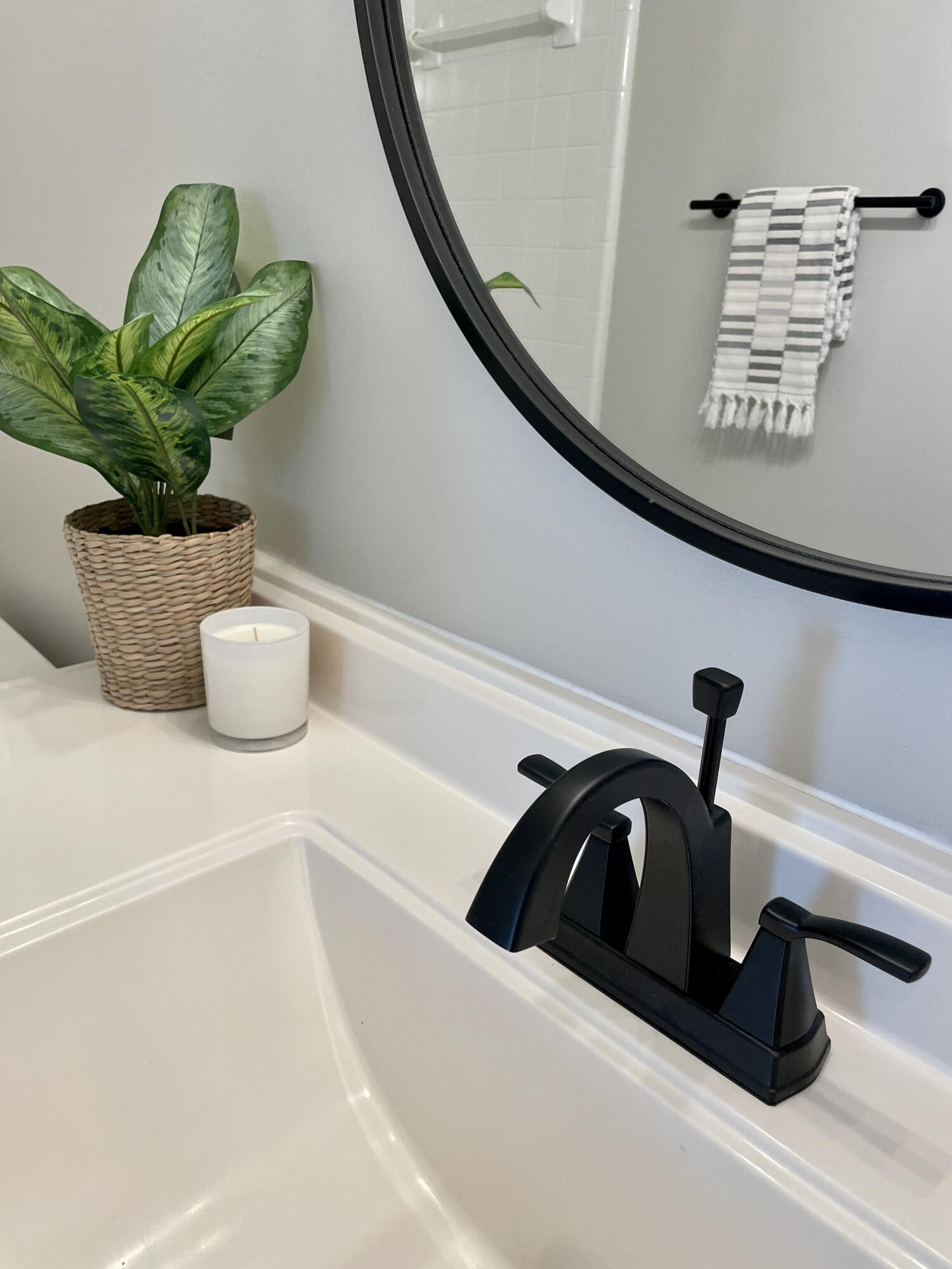 1717 Sulgrave Road Charleston, SC 29414 - Photo 24 of 48 Upgraded Faucets
