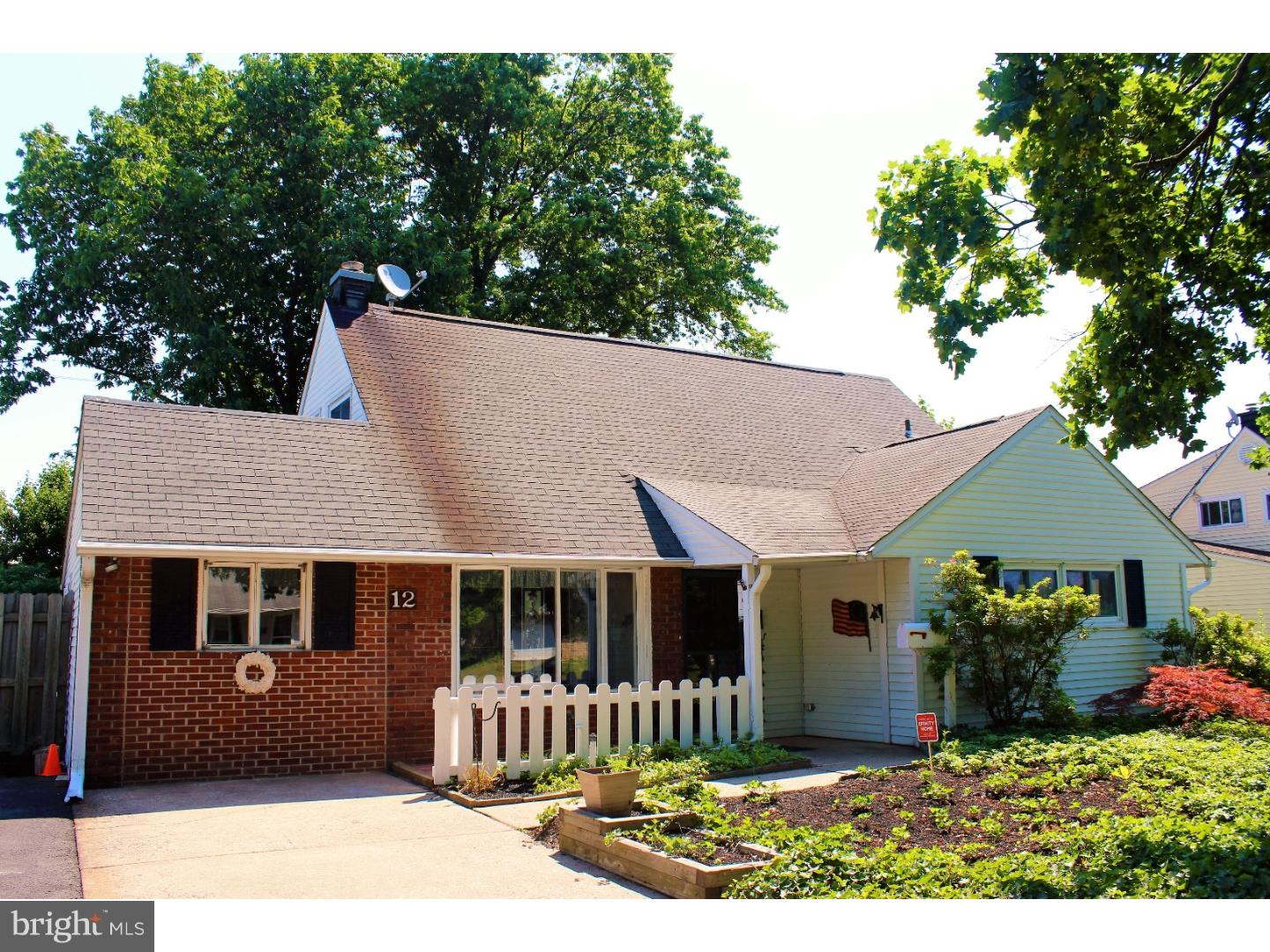 12 Dolphin Road Levittown, PA 19056 - Photo 1 of 22 Exterior Front