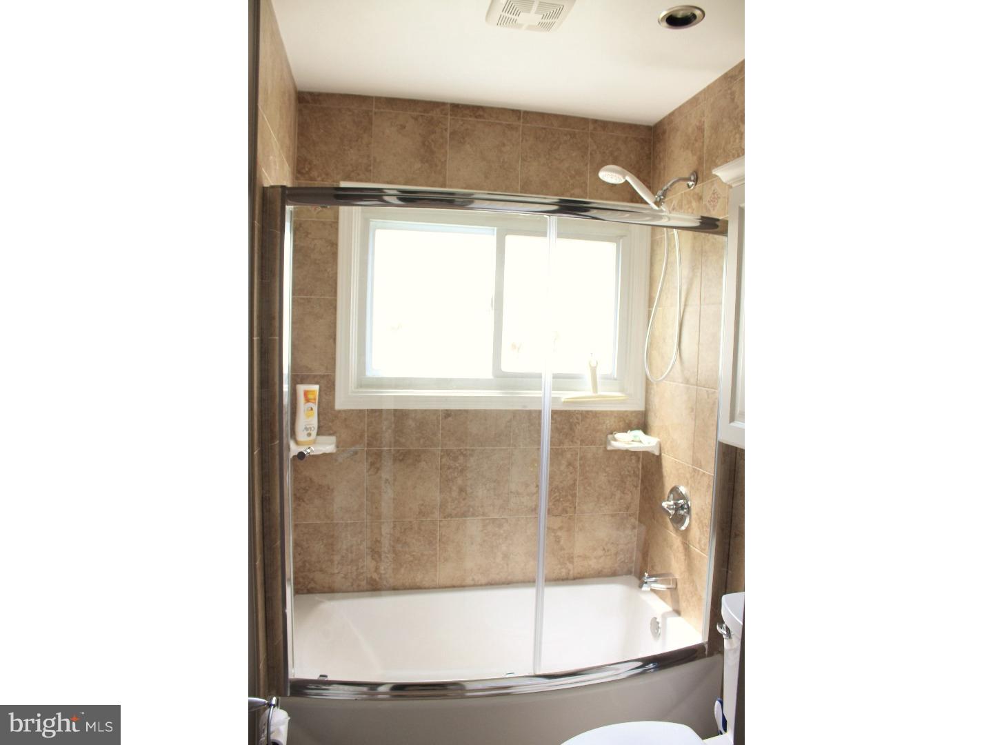 12 Dolphin Road Levittown, PA 19056 - Photo 13 of 22 Bathroom