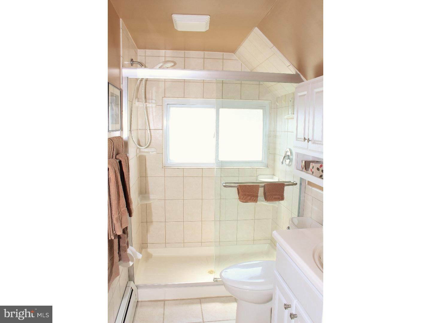 12 Dolphin Road Levittown, PA 19056 - Photo 20 of 22 Bathroom