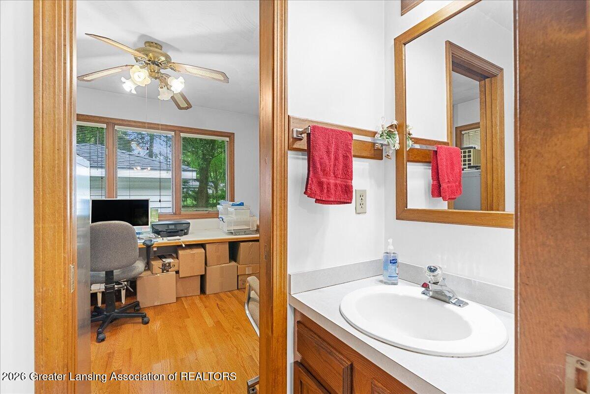 628 Jones Street Grand Ledge, MI 48837 - Photo 16 of 40 40-Media Jett - 16