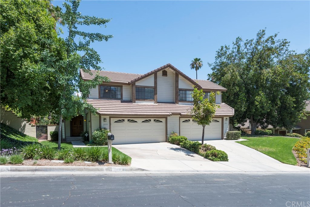 Fenced town home with attached two car garage. Only one common wall.
