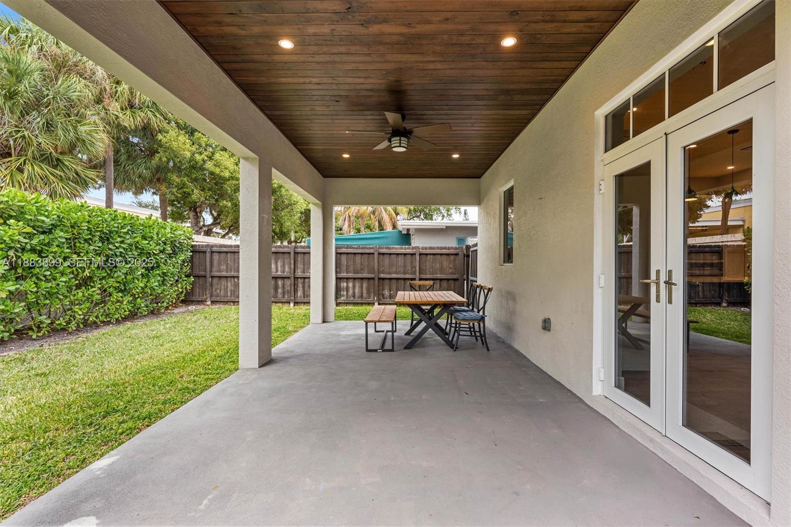 2431 Northeast 20th Avenue Lighthouse Point, FL 33064 - Photo 26 of 52