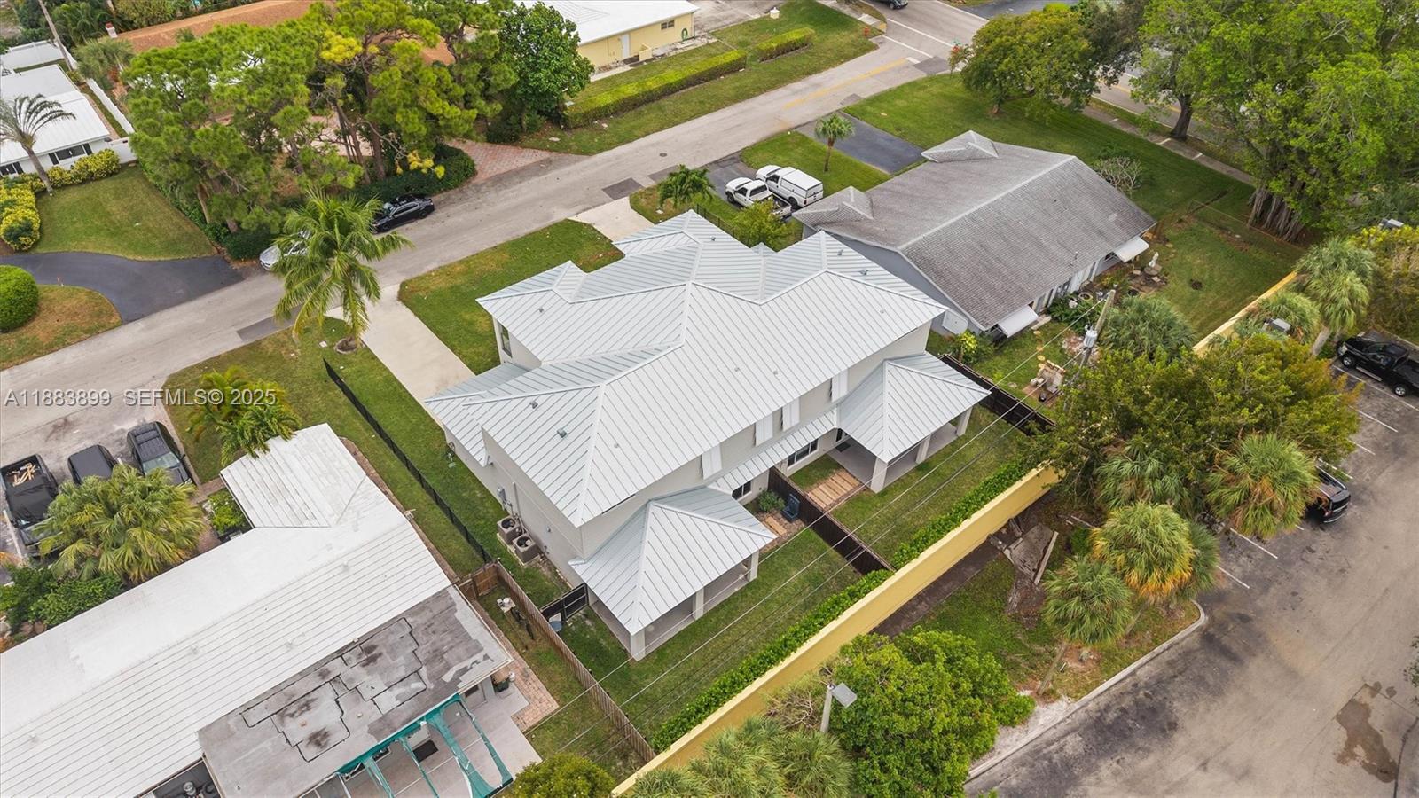 2431 Northeast 20th Avenue Lighthouse Point, FL 33064 - Photo 43 of 52