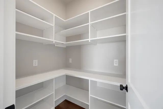 $634,900 | 287 Kerrigan Drive, Wrightstown, WI 54180