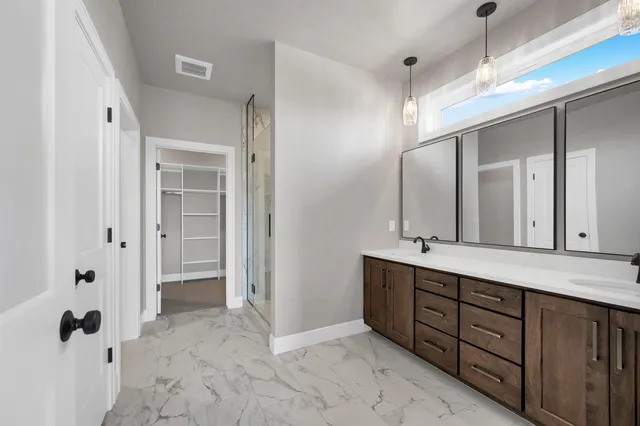 $634,900 | 287 Kerrigan Drive, Wrightstown, WI 54180