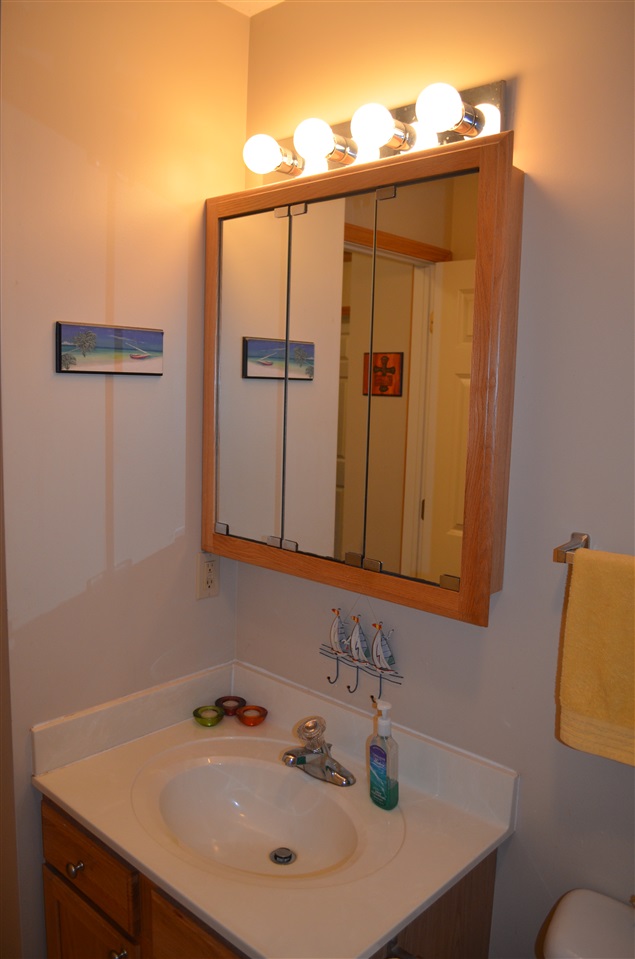 5211 Vinton Road Williamsburg, MI 49690 - Photo 13 of 25 1837489-12.JPG